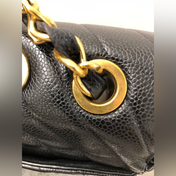 CHANEL Chevron Jumbo XL Caviar - Picture 12 of 16
